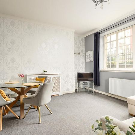 2 Bedroom Royal Mile Apartment EDI Eksteriør billede