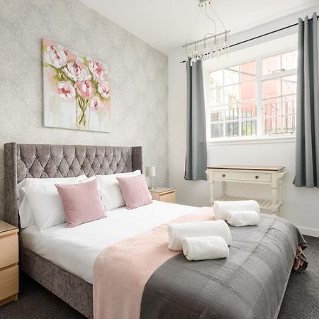 2 Bedroom Royal Mile Apartment EDI Eksteriør billede