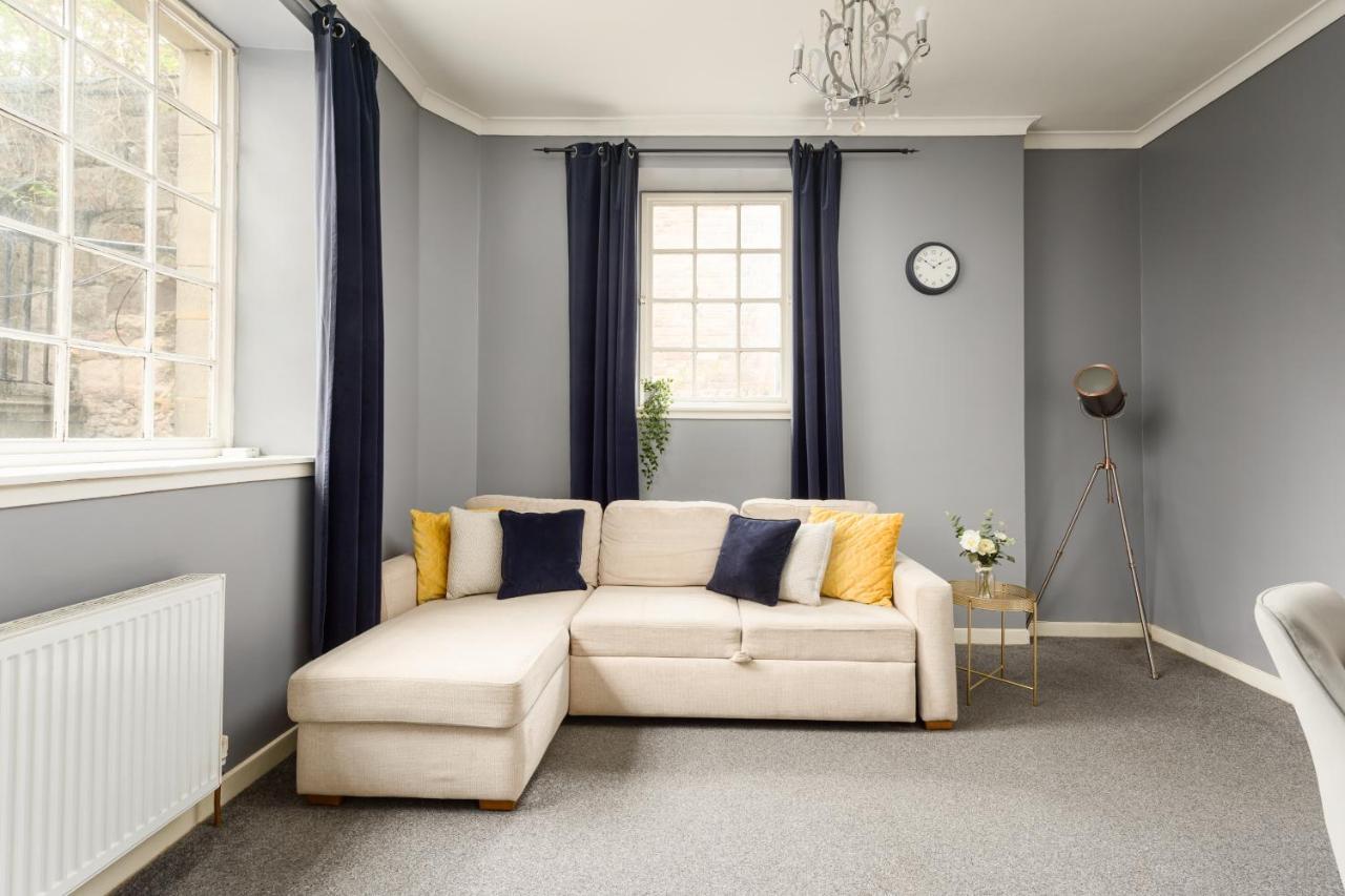 2 Bedroom Royal Mile Apartment EDI Eksteriør billede