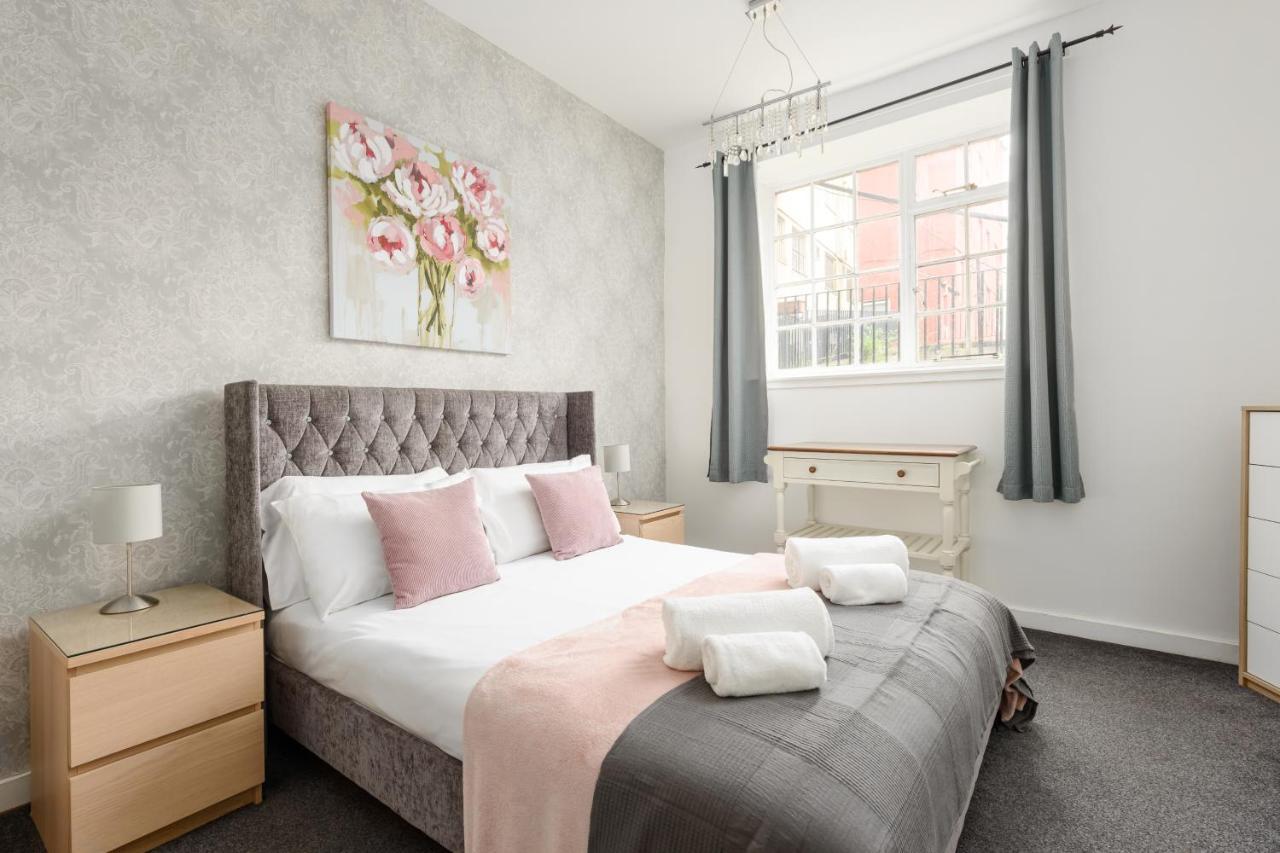 2 Bedroom Royal Mile Apartment EDI Eksteriør billede