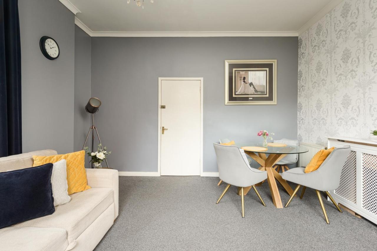 2 Bedroom Royal Mile Apartment EDI Eksteriør billede